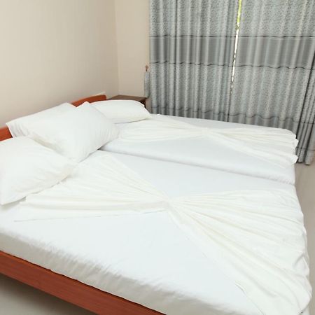 Lavonka Tourist Rest Otel Anuradhapura Dış mekan fotoğraf