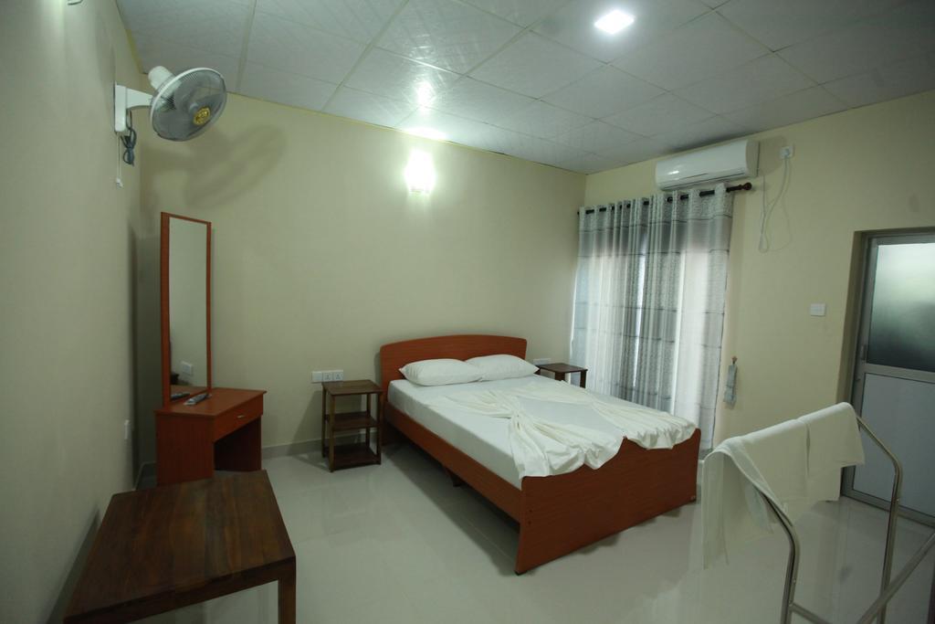 Lavonka Tourist Rest Otel Anuradhapura Dış mekan fotoğraf